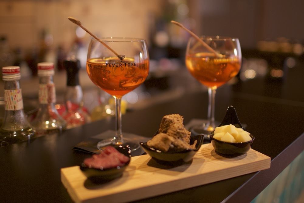 Cocktails in der Lounge Mulinera